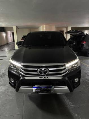 TOYOTA HILUX 2.7 VVT-i FLEX CD SRV 4X2 AUTOMÁTICO TOYOTA HILUX 2.7 VVT-i FLEX CD SRV 4X2 AUTOMÁTICO